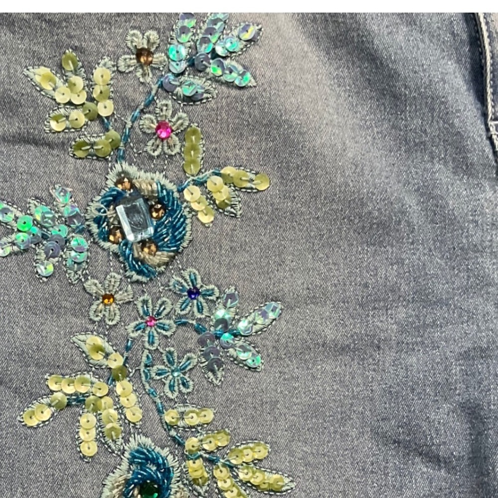 Boston Proper Embellished Floral Sequins Denim Jean Shorts Womens 12 Light Blue - Picture 4 of 8